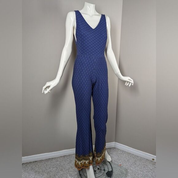 Farm Rio Blue Boho Print Jumpsuit Size Medium Stretchy Flare Leg One Piece - Picture 1 of 12